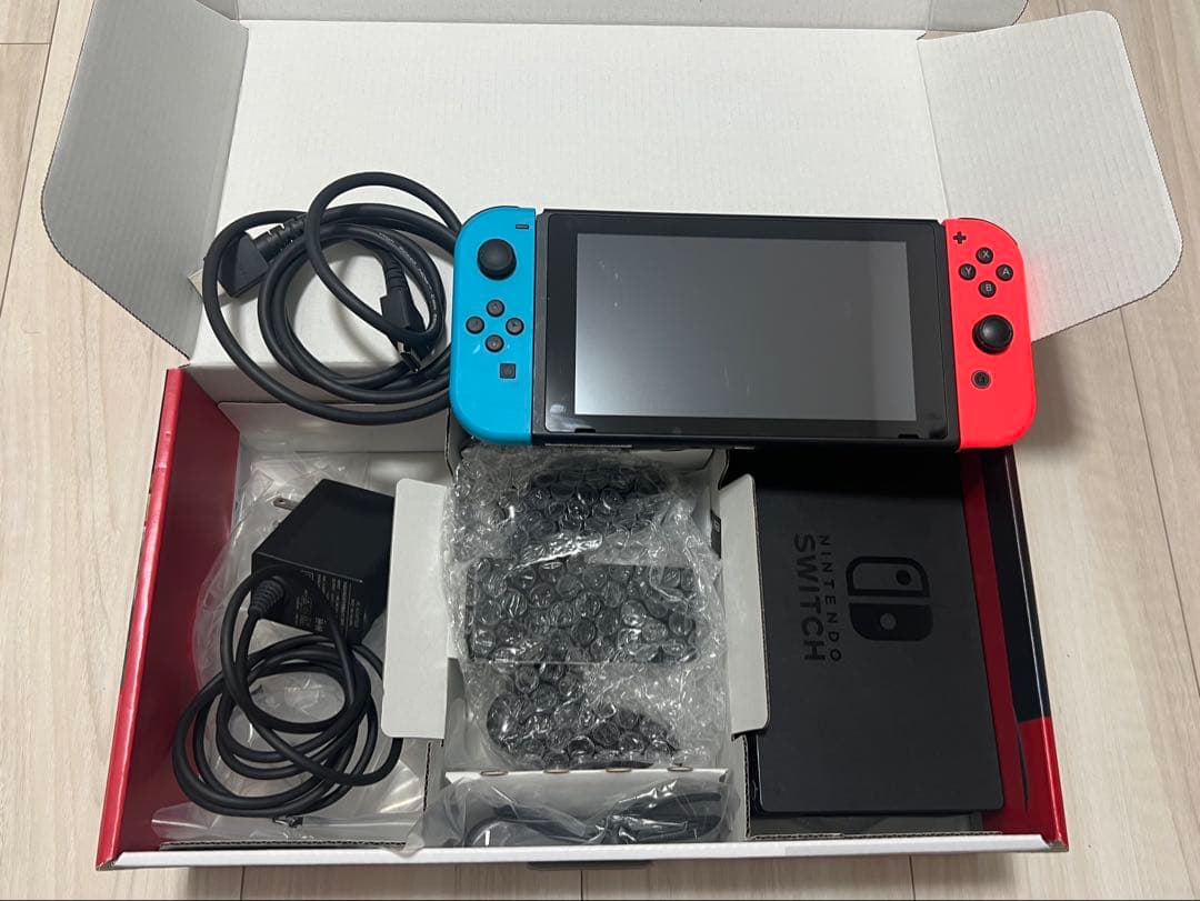 【美品】Nintendo Switch ニンテンドースイッチ