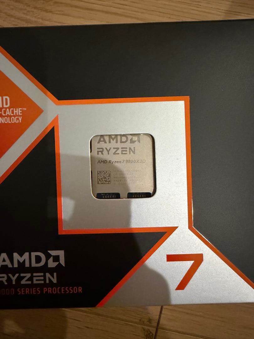 マ*ル様 AMD Ryzen 7 9800X3D CPU　美品　オマケ箱