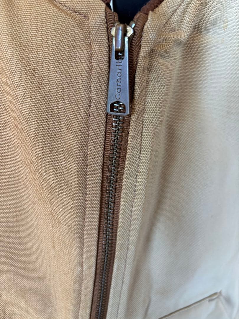 早いもの勝ち　即購入歓迎いたします。Carhartt ベージュ ジッパーベスト