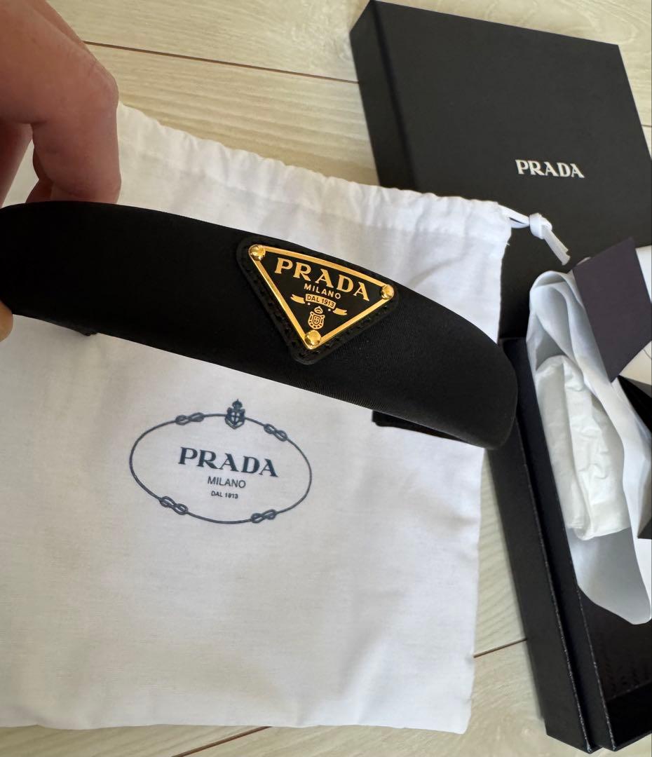 PRADA ブラック ナイロン ヘアバンド　黒色　Free size