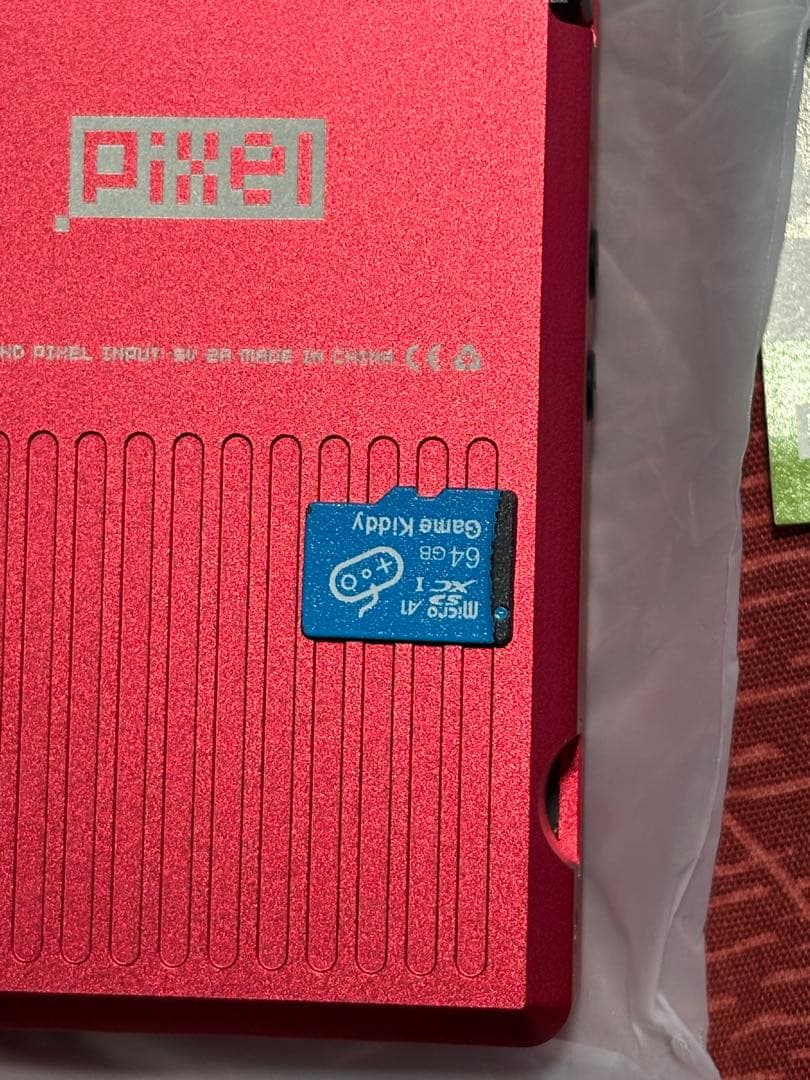 GKD Pixel レッド　64GB