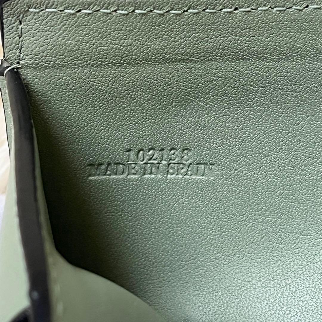 美品✨LOEWEロエベ　バーティカルウォレット　グレー　レザー　アナグラム