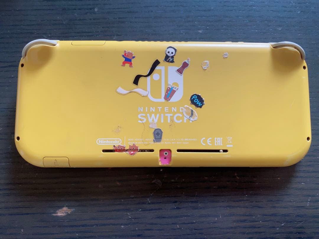 任天堂スイッチライト 黄色 壊れてます