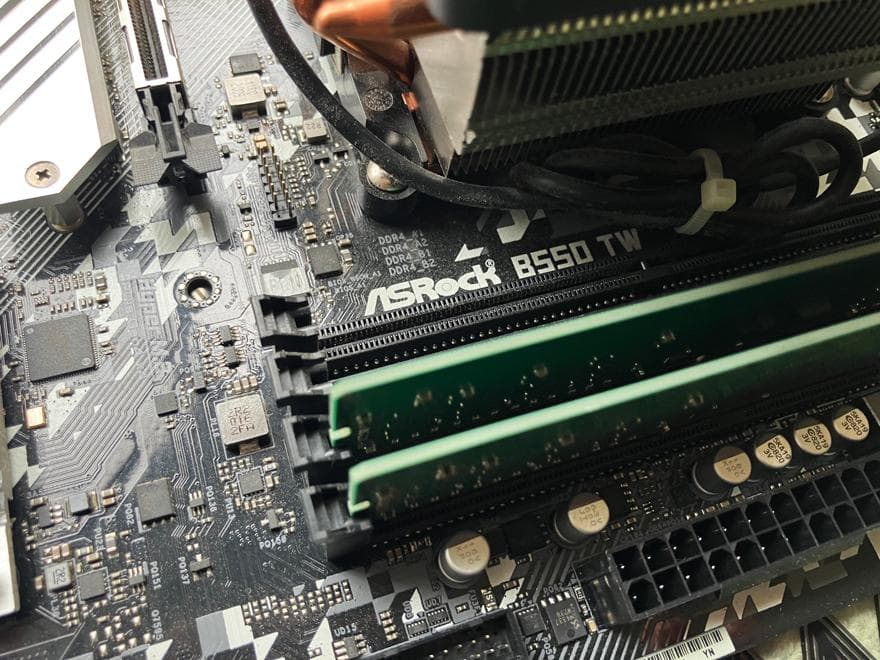 【ジャンク】Ryzen7 3700X / B550 TW / メモリ16G