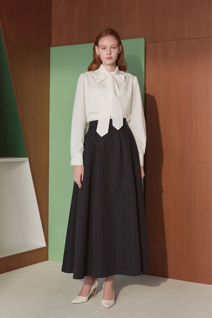 【Audire】美品 Blooming jacquard skirt(Navy)