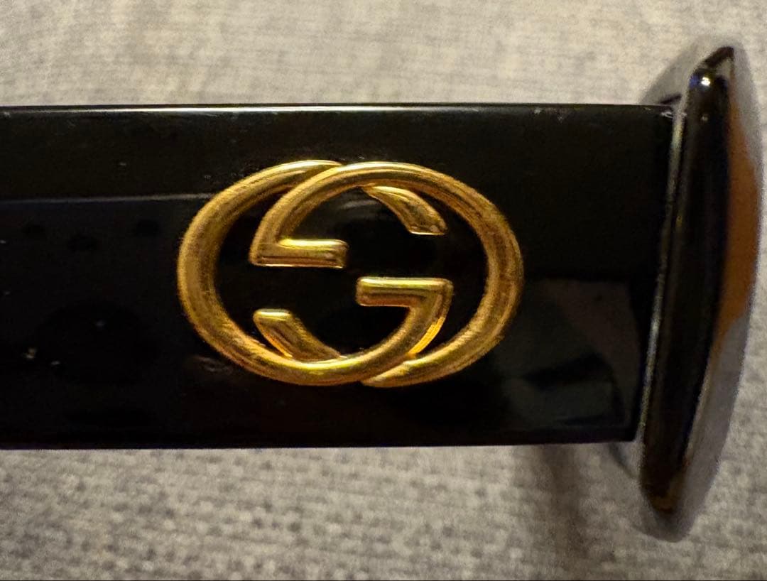 【まりうぉ出品】GUCCI ブラック サングラス ロゴ入り