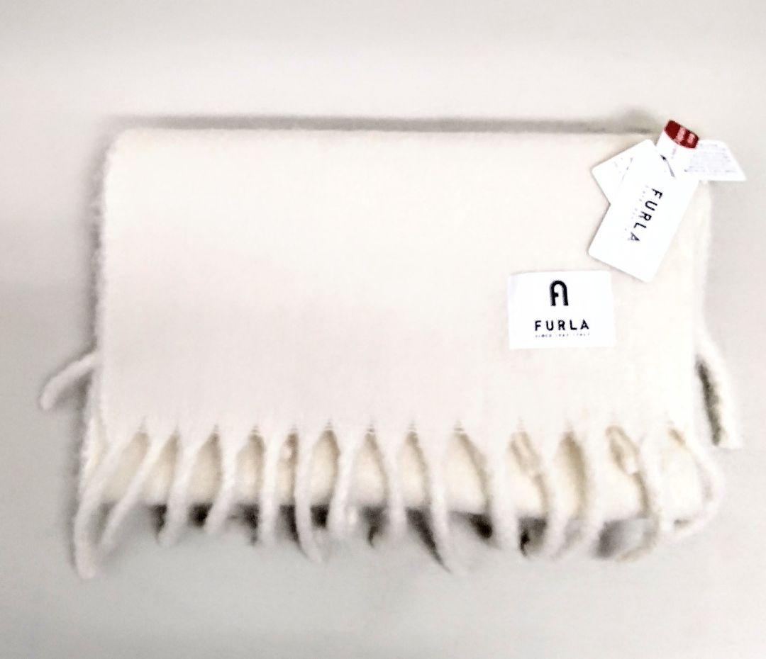 肌につけるもの　やはり新品未使用が気持ちいい　FURLAアルパカマフラー