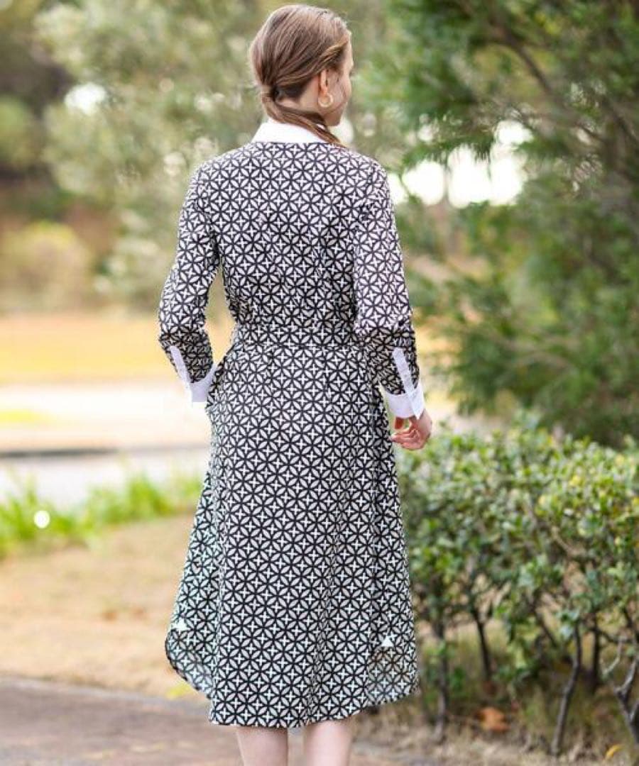 DRESSTERIOR【洗える】オーバーラップサークルプリントワンピース