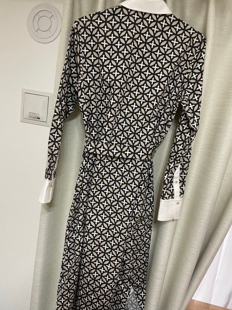 DRESSTERIOR【洗える】オーバーラップサークルプリントワンピース