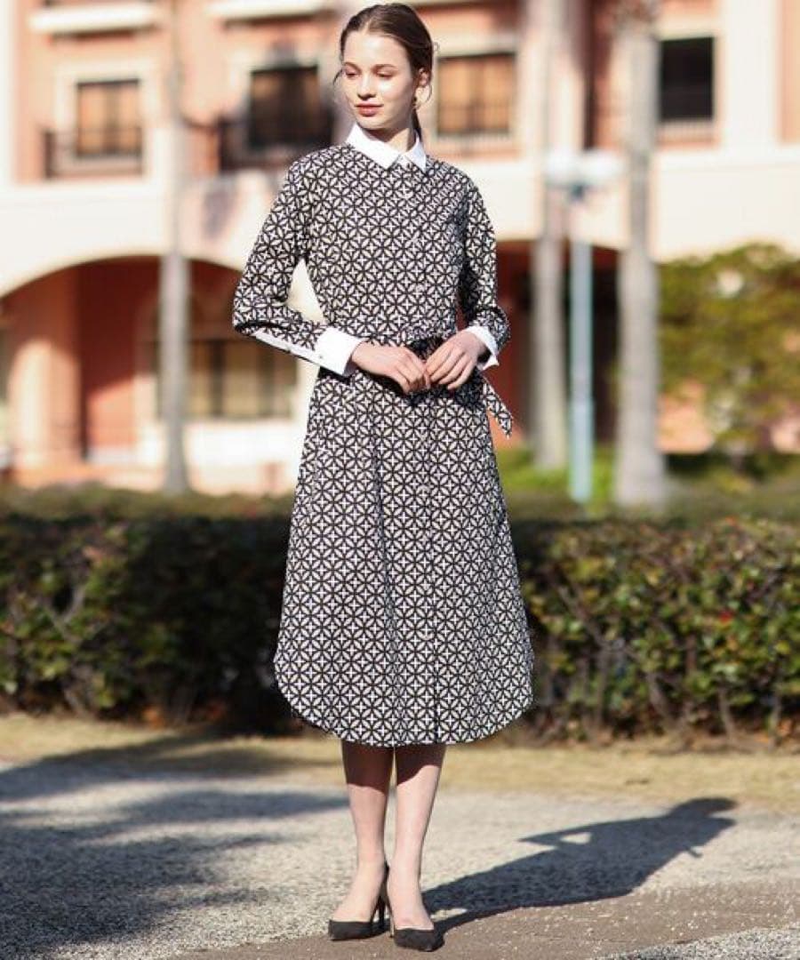 DRESSTERIOR【洗える】オーバーラップサークルプリントワンピース