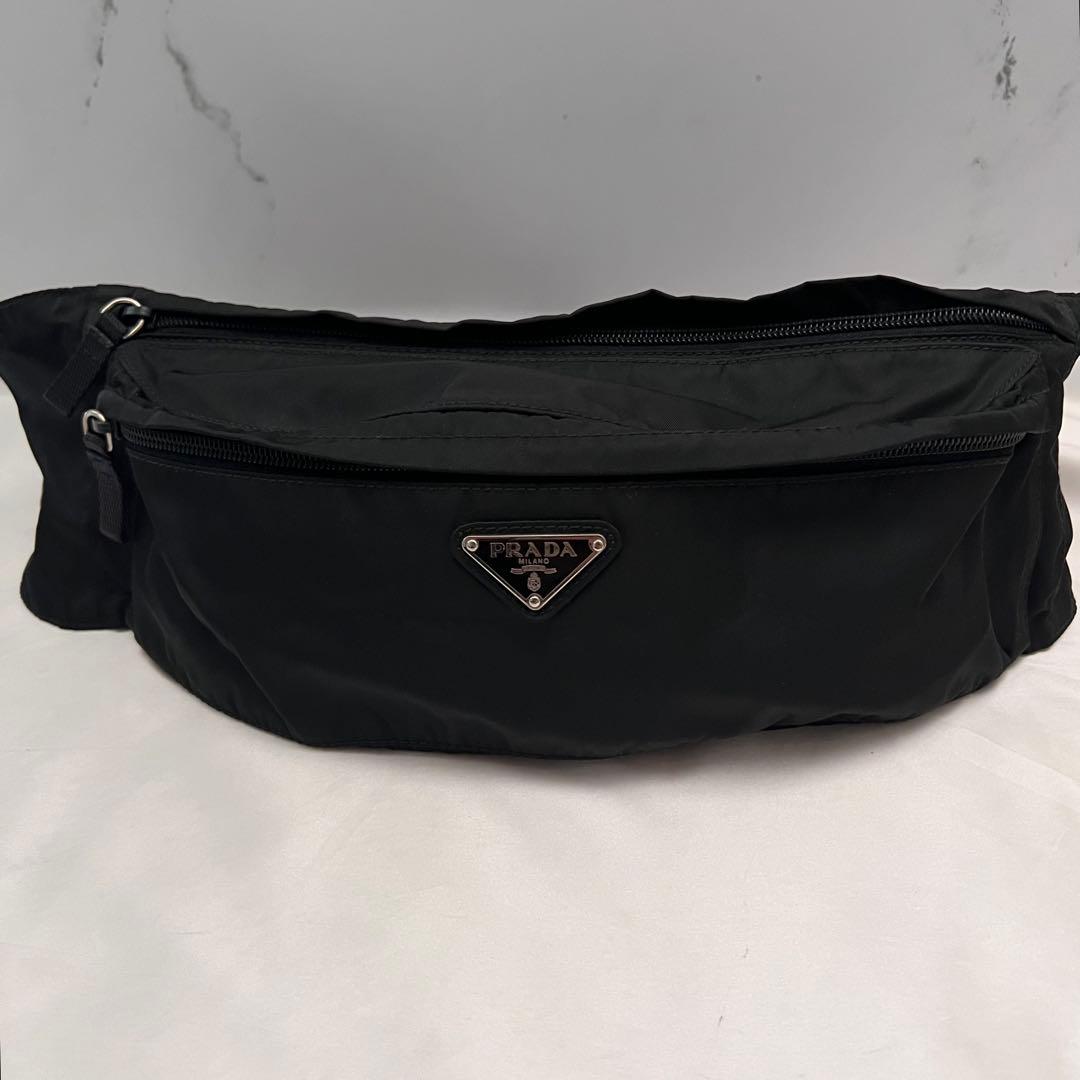 ✨極美品✨プラダ　ウエストポーチ　ボディバッグ　三角プレート　ナイロン　ブラック