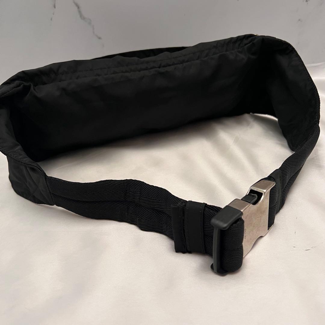 ✨極美品✨プラダ　ウエストポーチ　ボディバッグ　三角プレート　ナイロン　ブラック