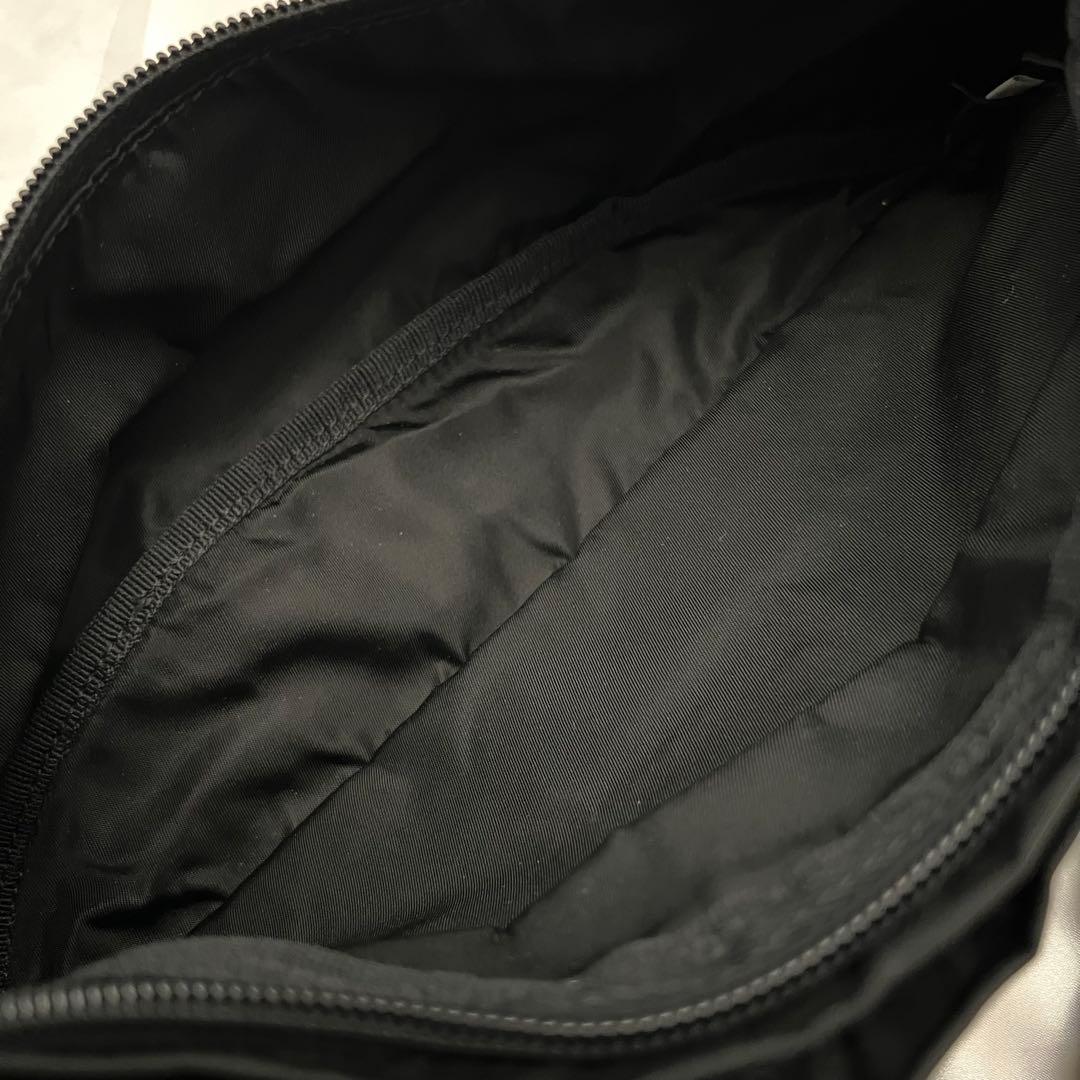 ✨極美品✨プラダ　ウエストポーチ　ボディバッグ　三角プレート　ナイロン　ブラック