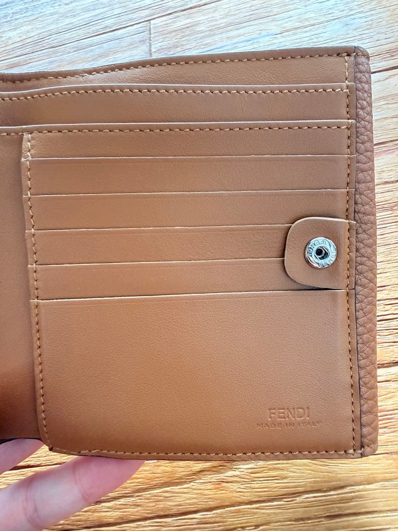 FENDI 財布 ピーカブー 2つ折り