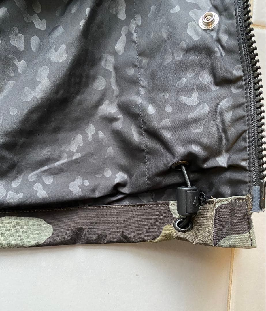 ボルコム　VOLCOM スノーボードジャケット 迷彩 カモフラ GORE-TEX