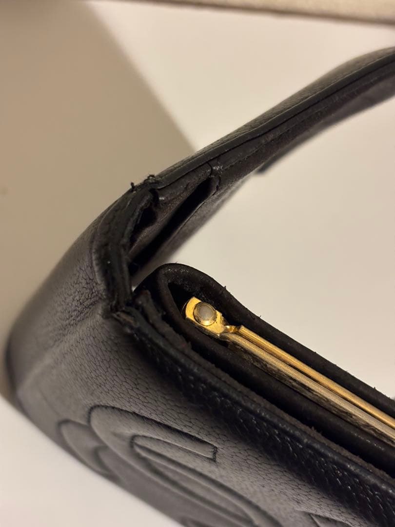 CHANEL シャネル　財布　折り財布　ブラックレザー