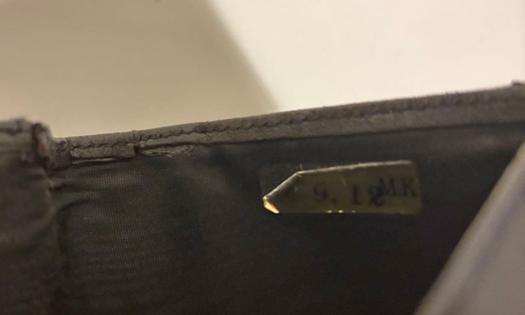 CHANEL シャネル　財布　折り財布　ブラックレザー