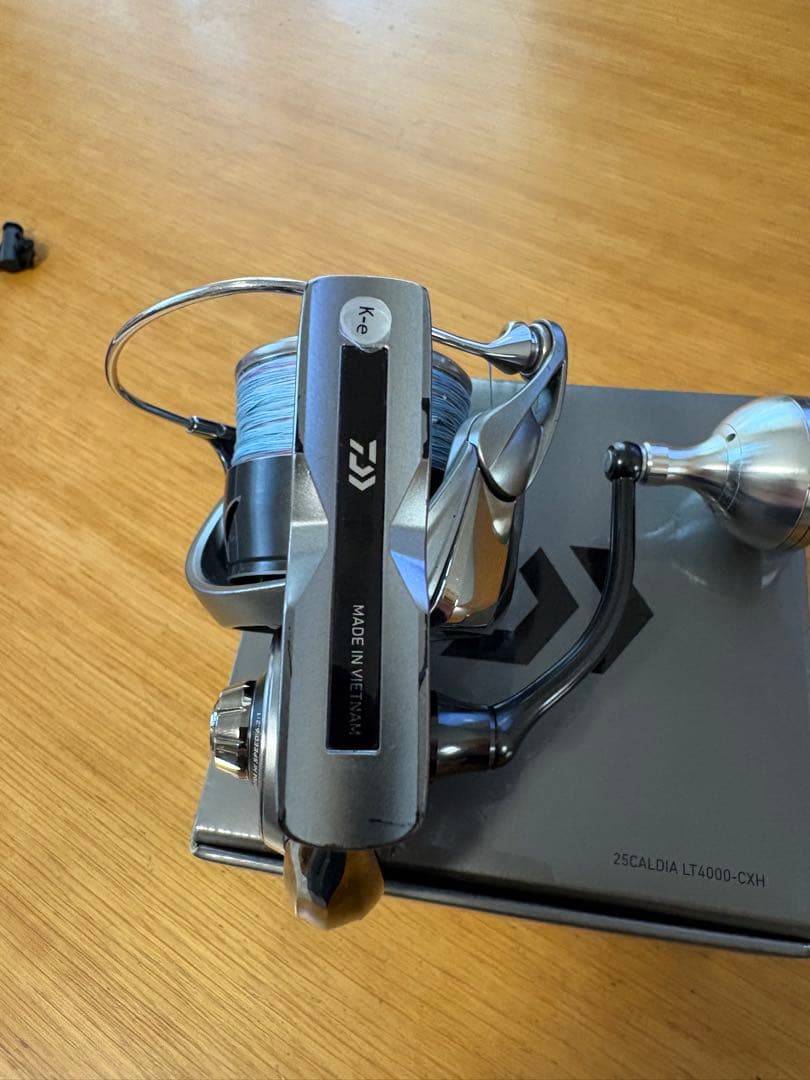 h*4様 DAIWA 25CALDIA LT4000-CXH スピニングリール