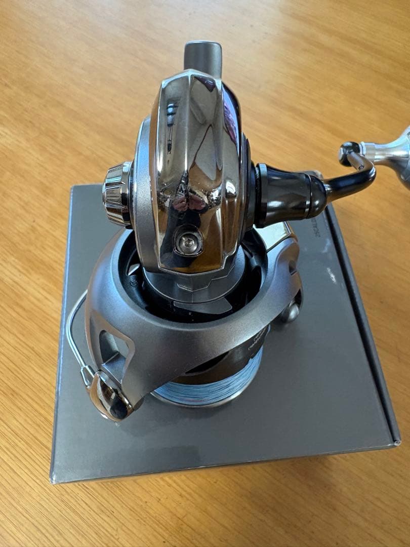 h*4様 DAIWA 25CALDIA LT4000-CXH スピニングリール
