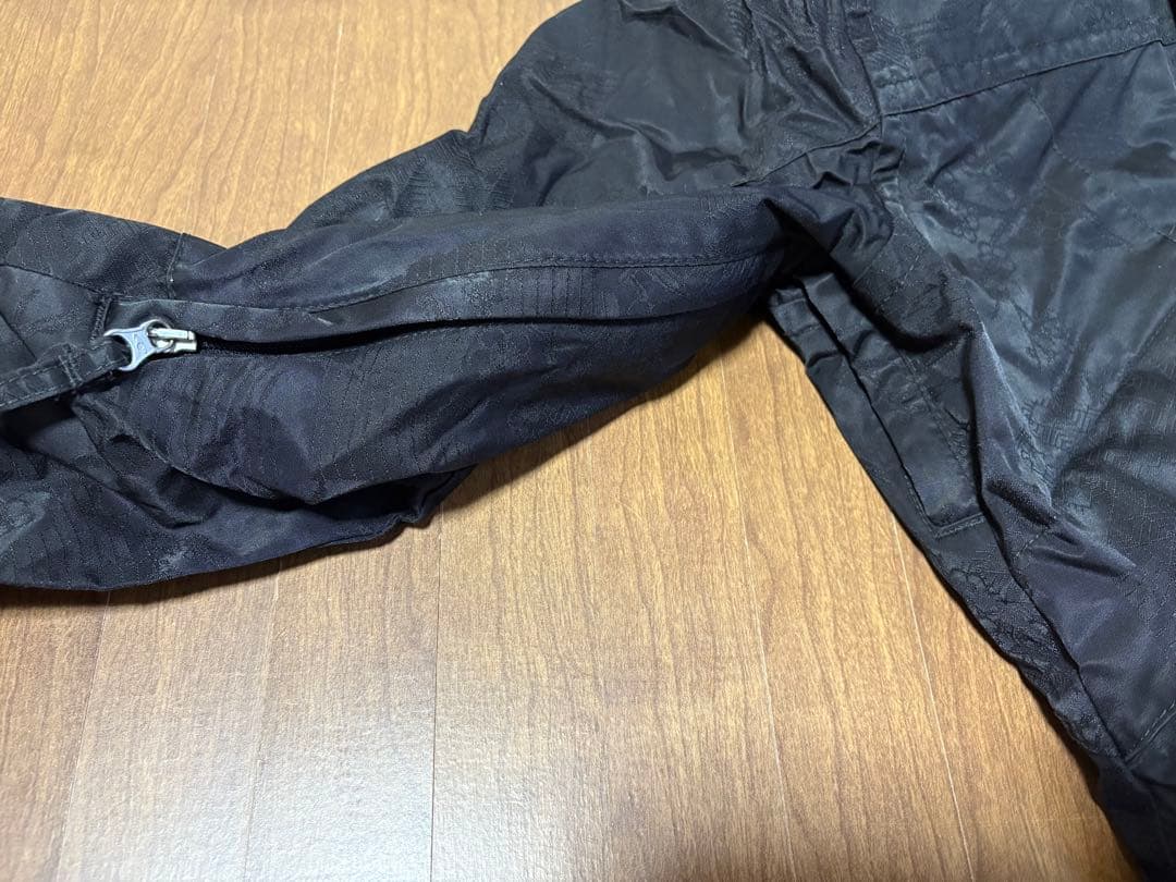 ま*な様 O'NEILL スノーボードウェア パンツ上下セットLサイズ