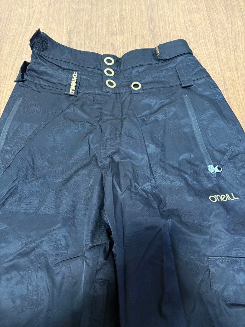ま*な様 O'NEILL スノーボードウェア パンツ上下セットLサイズ