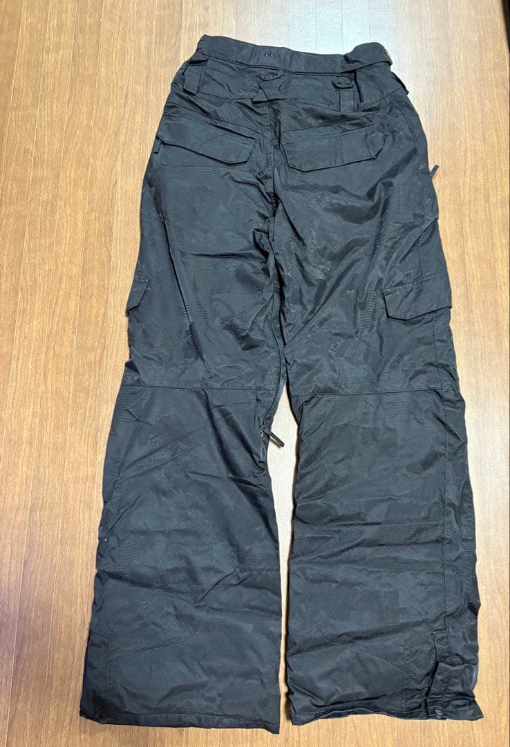 ま*な様 O'NEILL スノーボードウェア パンツ上下セットLサイズ