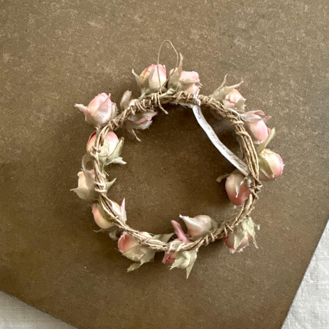 作家　染花布花　薔薇の蕾の小さなリース　フランスアンティークなどお好きな方にも！