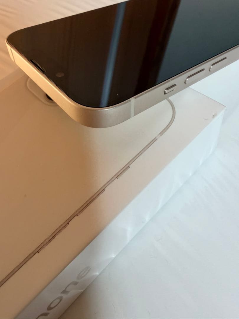 Apple iPhone 13 ホワイト 本体 充電ケーブル付き
