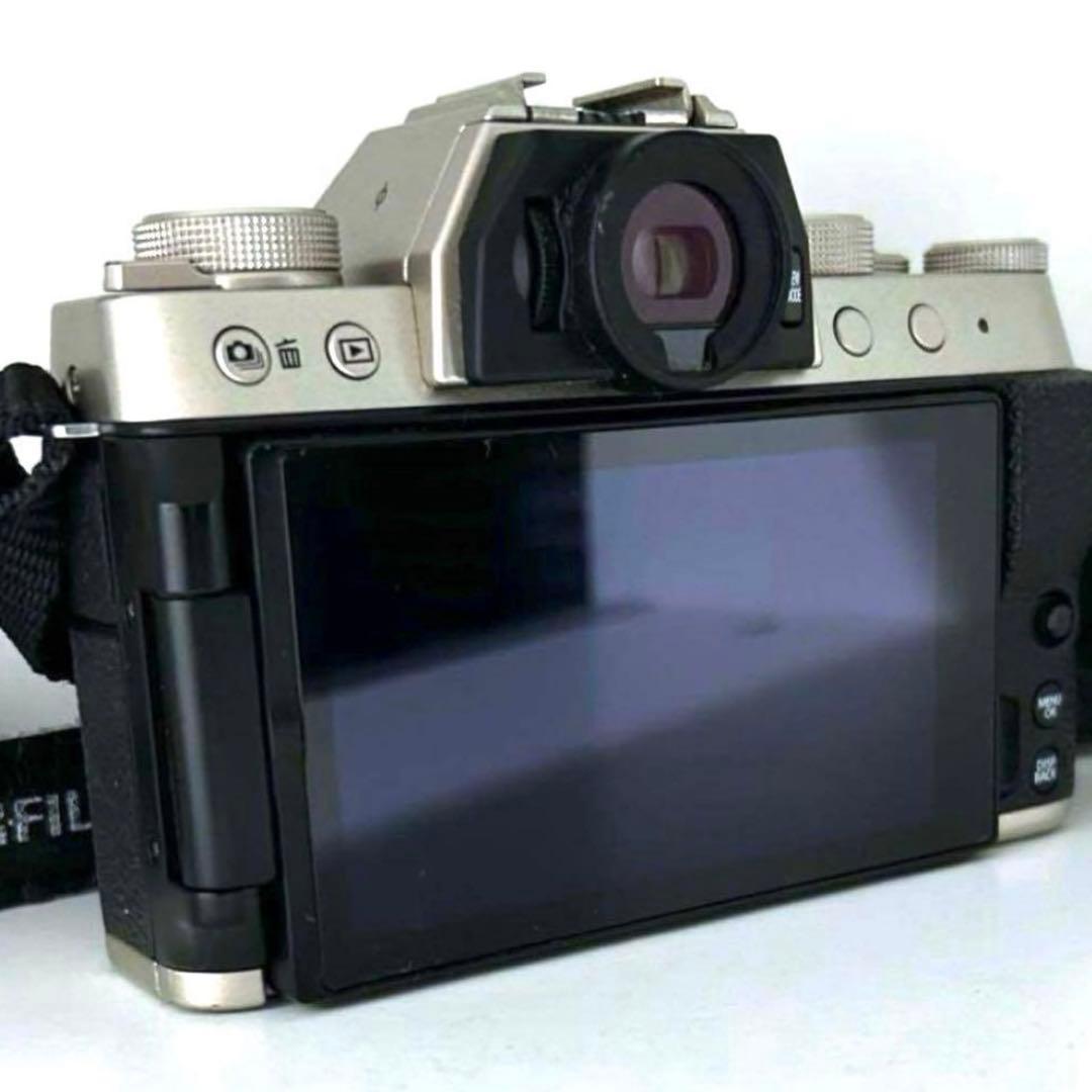 T*y様 訳有値引】Fujifilm X-T200 ミラーレスカメラ　富士フイル