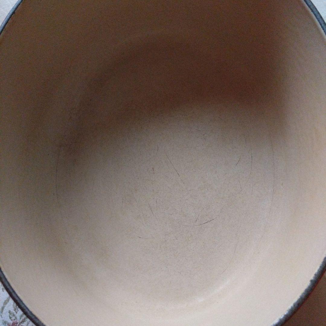 LE CREUSET 両手鍋 レッド 約25cm中古、なかなか無いです。
