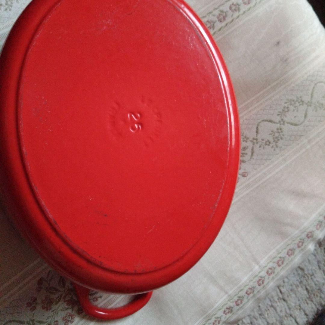 LE CREUSET 両手鍋 レッド 約25cm中古、なかなか無いです。