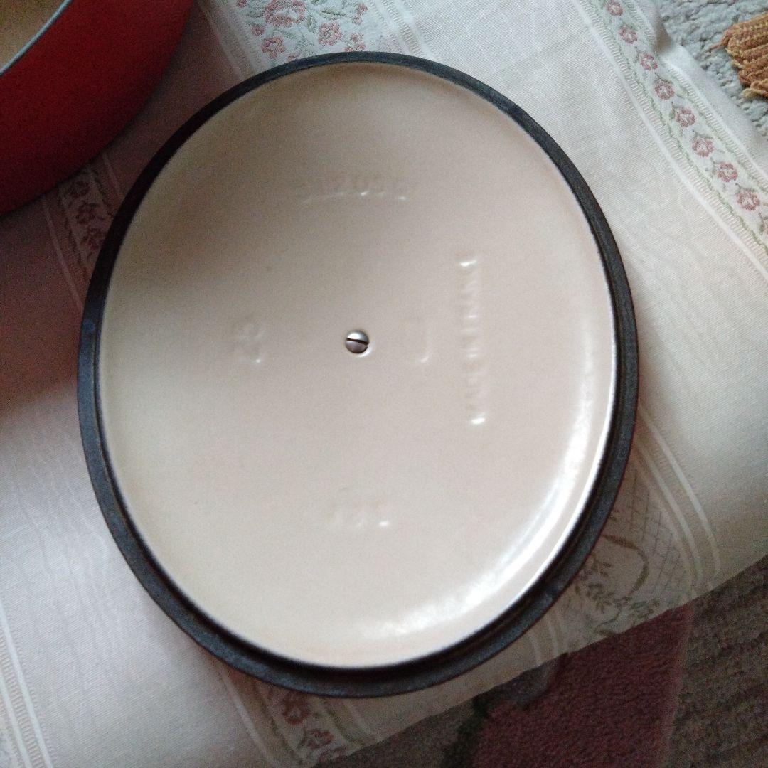 LE CREUSET 両手鍋 レッド 約25cm中古、なかなか無いです。