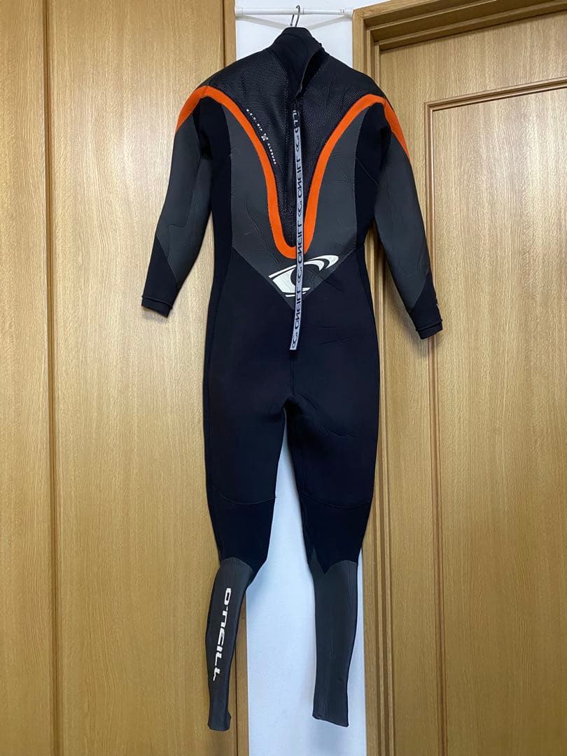 ★ホット加工で暖か‼︎【O’Neill 】メンズ用５×３ｍｍセミドライフルスーツ