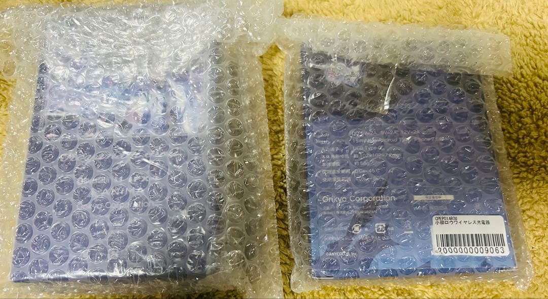 【新品未開封】オンキヨー　小柳ロウ　ワイヤレスイヤホン&ワイヤレス充電器