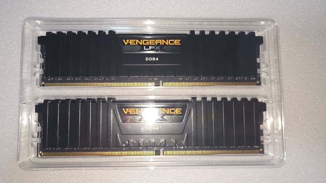 メモリー Corsair Vengeance LPX DDR4 32GB (2x16GB)
