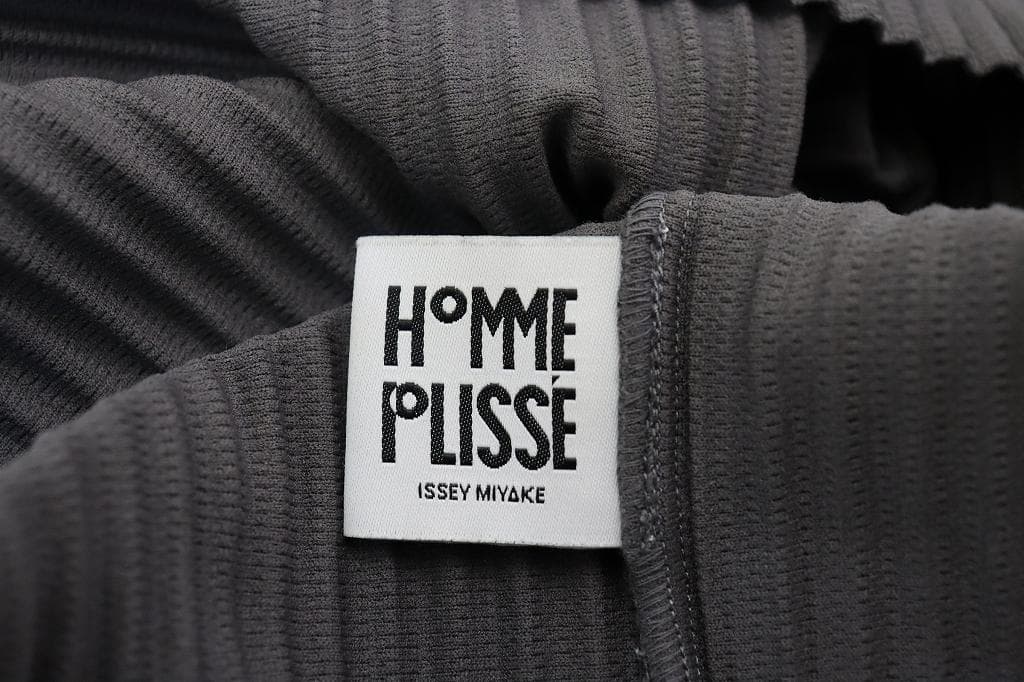 HOMME PLISSE グレーベスト オムプリッセ イッセイミヤケ