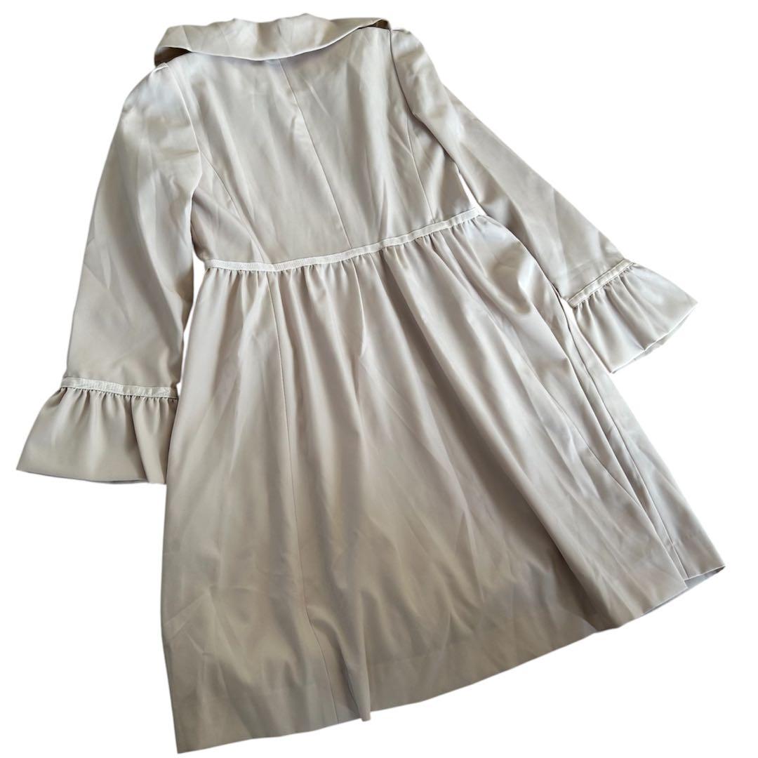 TO BE CHIC トゥービーシック　スプリングコート　ベージュ　フレア　40