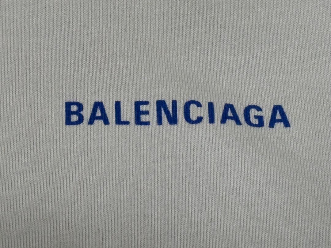 ぎゃんBALENCIAGA Tシャツクリーム色