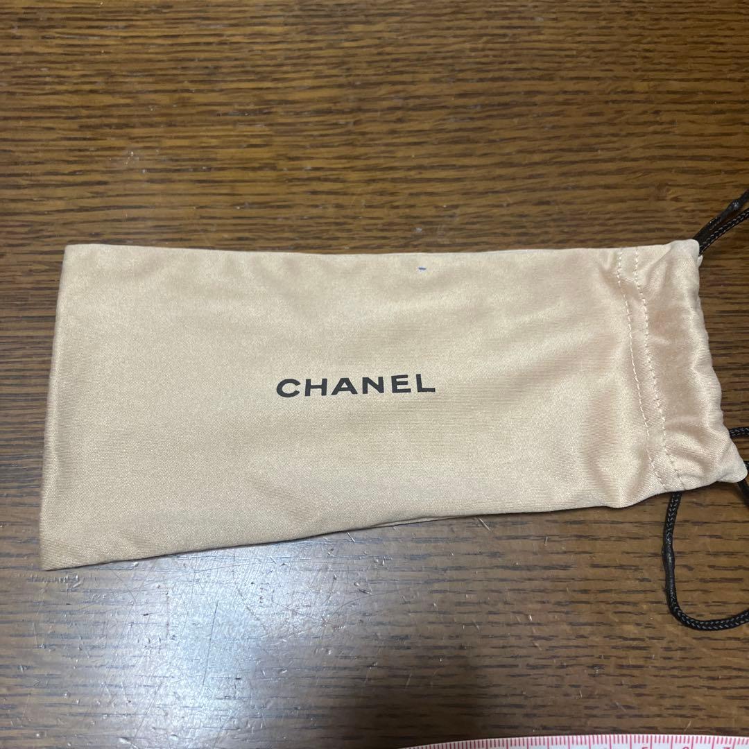 Chanel ゴールドメタルスクエアサングラス