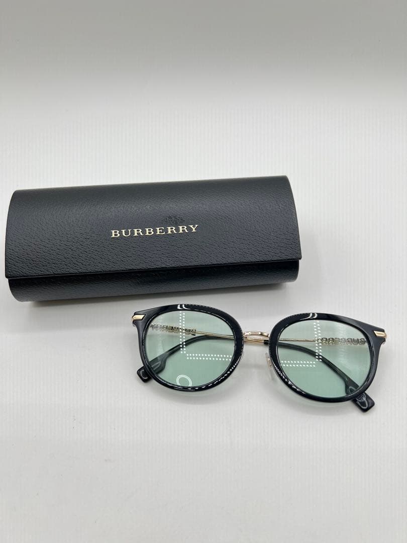 【BURBERRY バーバリーB4398-D型 サングラス 】ブラックロゴ入