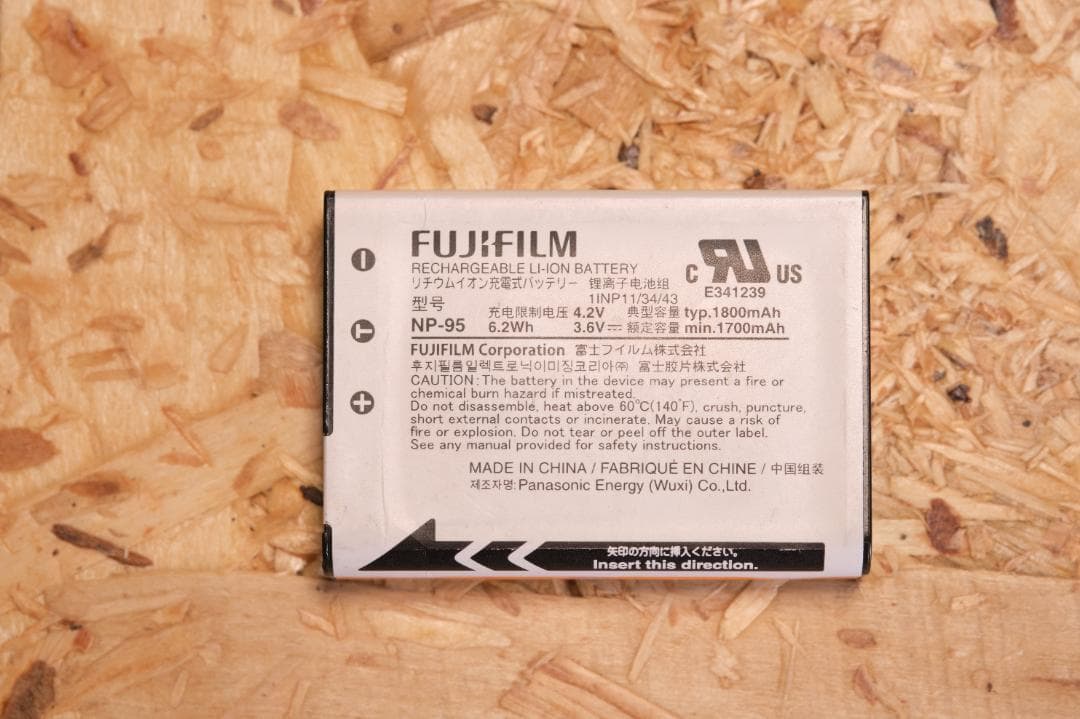 FUJIFILM XF10 シャンパンゴールド 電池3個