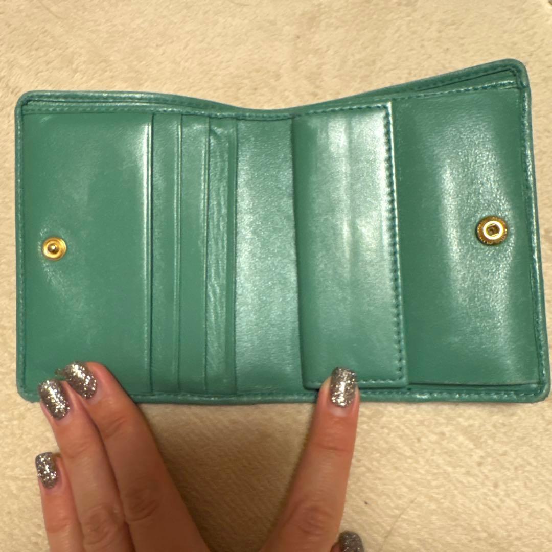 miu miu グリーン 二つ折り財布