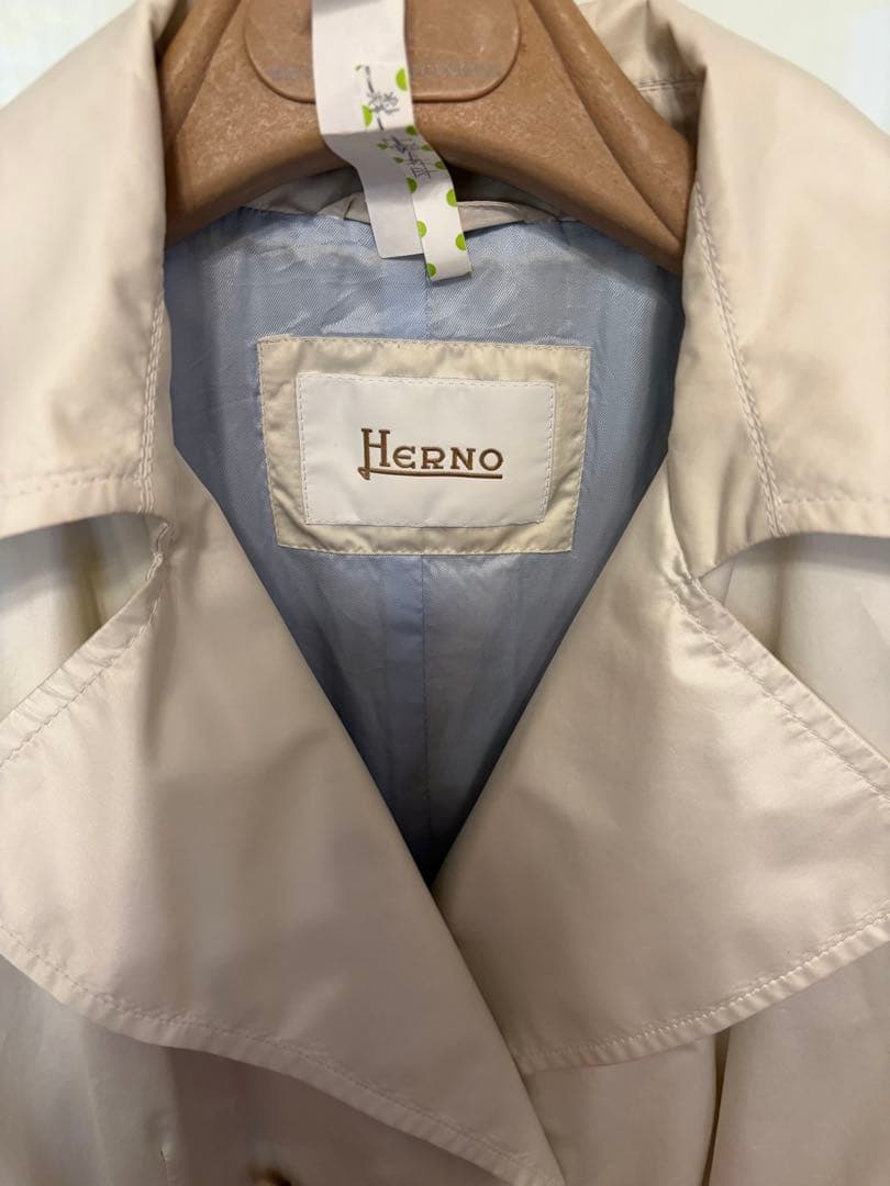 Herno ヘルノ　スプリングコート　パールホワイト系