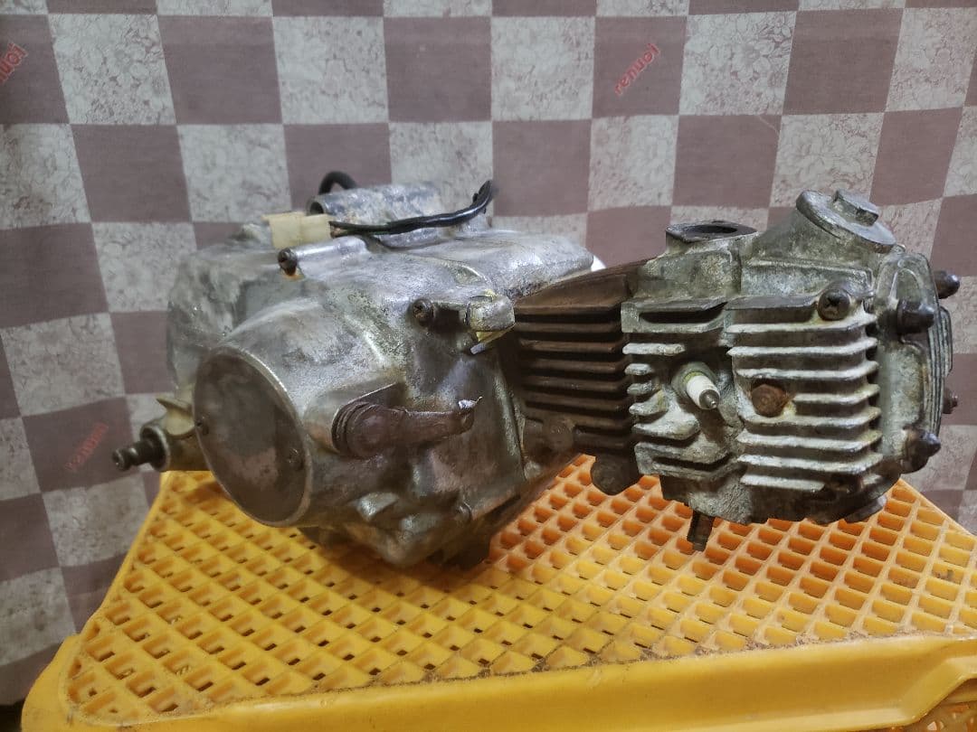 ダックスST70純正6V72ccE4ヘッドエンジン モンキーゴリラなど部品取りに