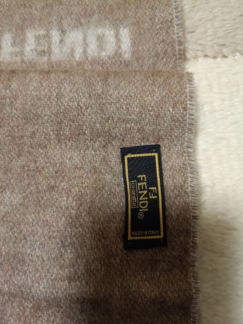 FENDI ロゴ入り ウール混紡マフラー