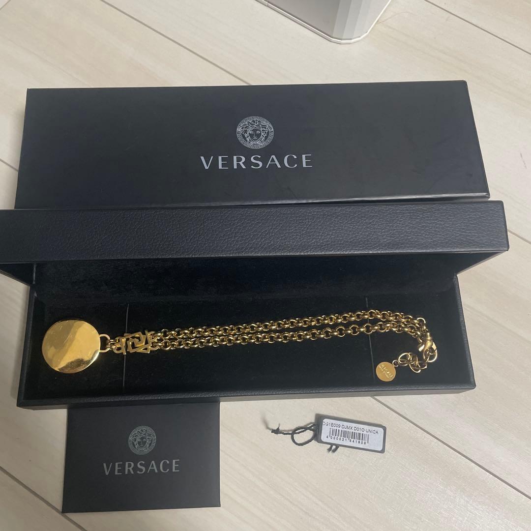 VERSACE クリスタル ラ メドゥーサ グレカ ネックレス