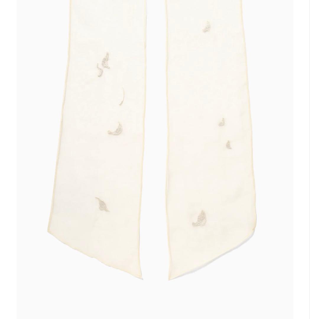 新品未使用　Floral Embroidery Long Scarf ecru
