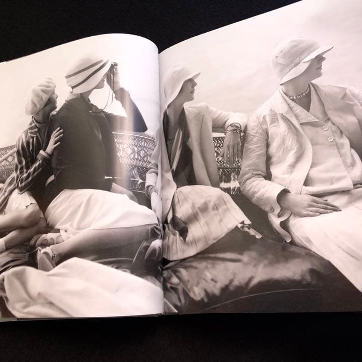 ブリティッシュ・ヴォーグ 100周年記念写真集「VOGUE 100」ハードカバー