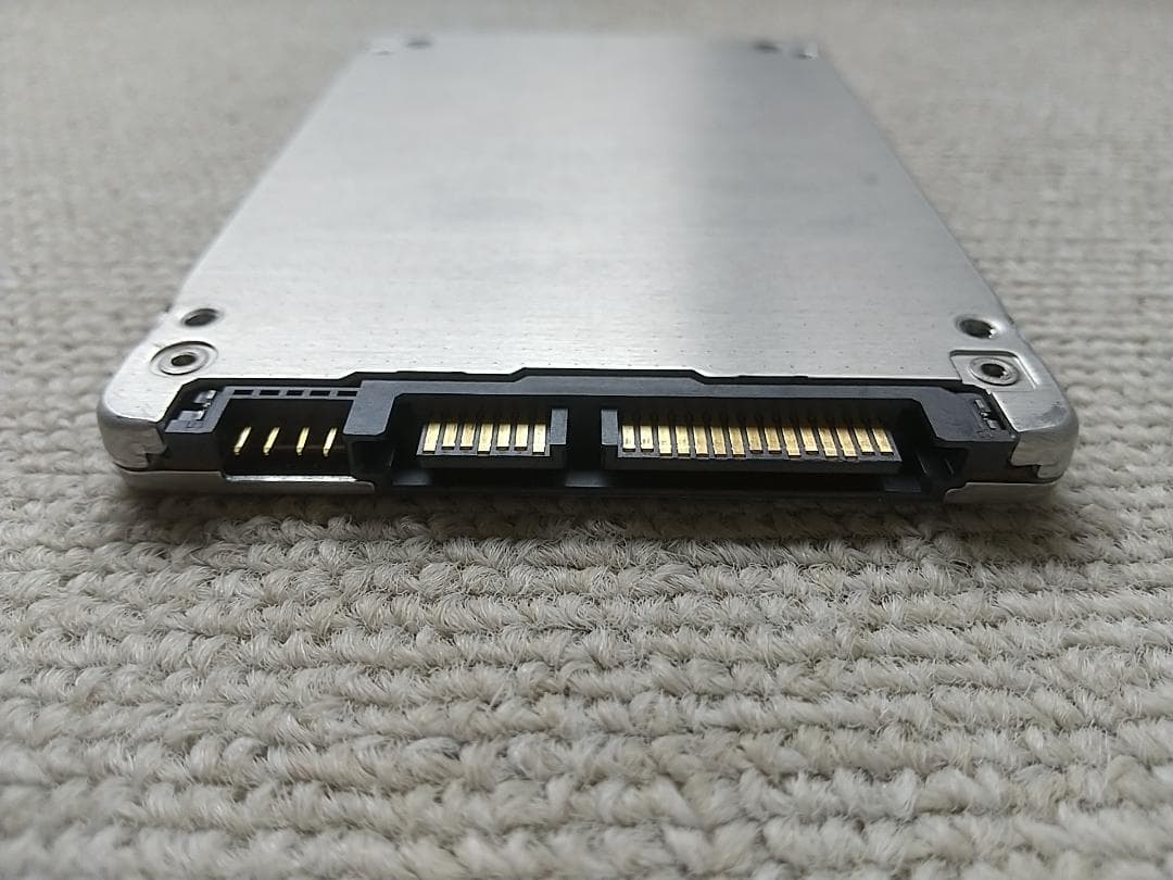 SSD 1TB 2.5 SATA 東芝 使用:812時間 1801回