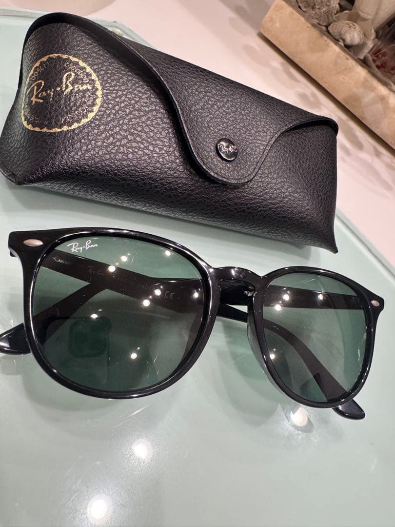 Ray-Ban ブラック サングラス ケース付き RB4259-F